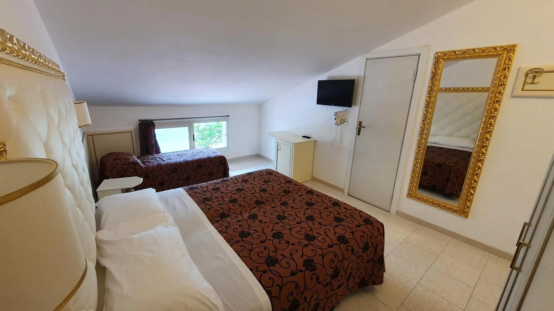 Hotel Rosa Maria Elite 벨레지아아지마리나 3*,  이탈리아